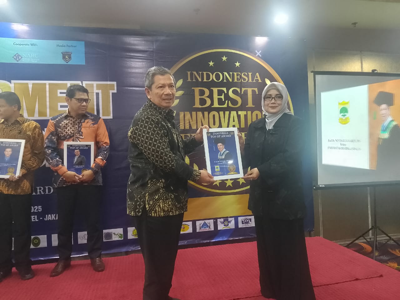 Universitas Dharma Andalas Raih Penghargaan Bergengsi “Indonesia Best Innovation Excellent Award 2025”: Perkokoh Posisi sebagai Universitas Unggulan Berbasis Inovasi dan Kualitas Pendidikan