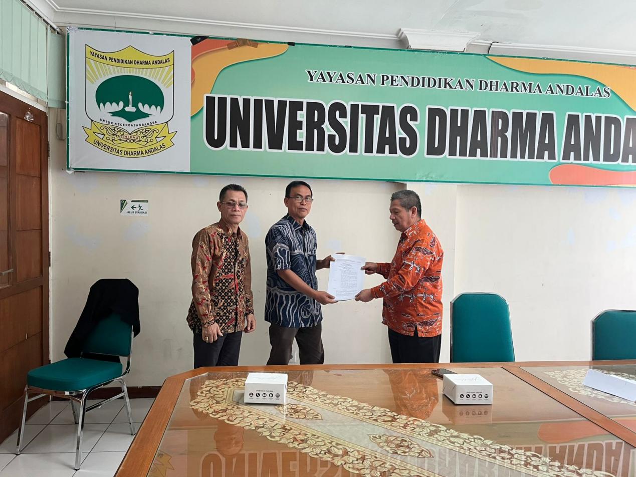 Universitas Dharma Andalas Resmi Lantik Pejabat Baru di Lingkungan Kampus